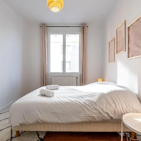 500m Tram: 2 Bedrooms - Fiber Wifi - Comfort +
