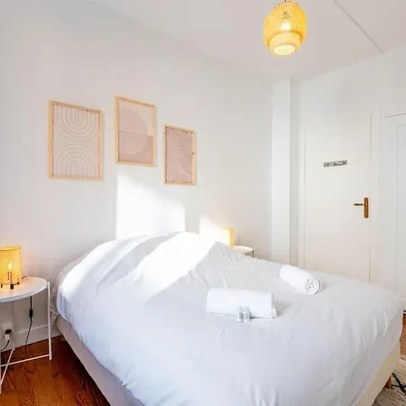 Apartment 500m Tram: 2 Bedrooms - Fiber Wifi - Comfort + Grenoble